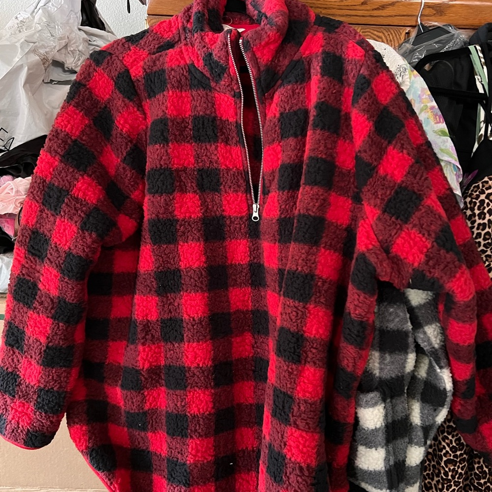 Terra & Sky Red and Black Checkered Fleece Jacket